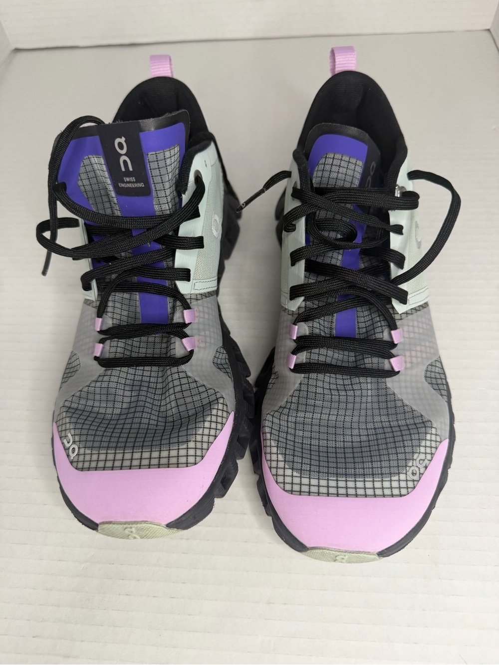 On Cloud Shoes Size 8 Women's Swiss Engineering Sneakers Shoe Grey Purple Pink